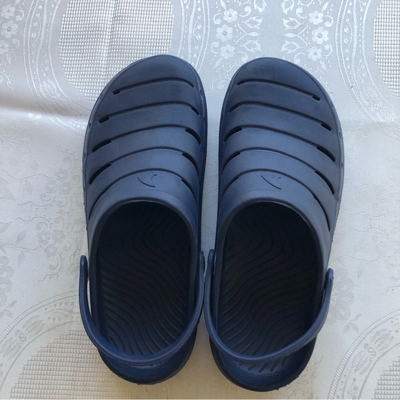 Rugged Shark Junior Boys Size 5 Navy Blue Rubber Clogs Sandals Slip On Slippers - Picture 1 of 16